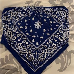 I don’t like how the shirt looks on me:)